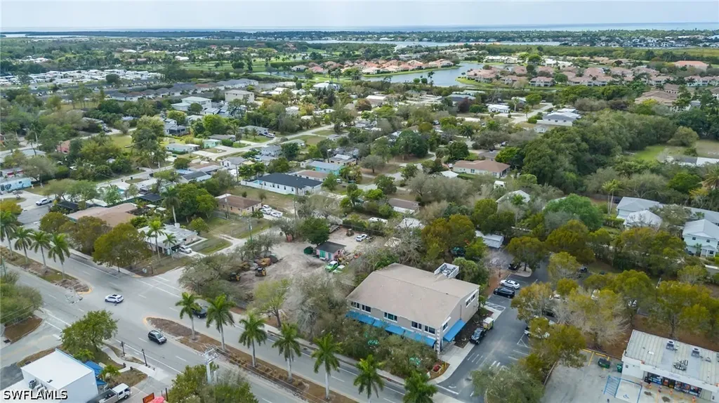 3612 Bayshore Drive Naples FL 34112