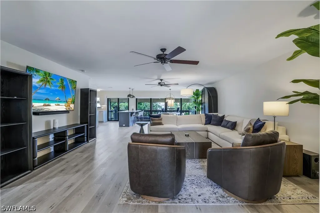 1390 Chesapeake Avenue Naples FL 34102