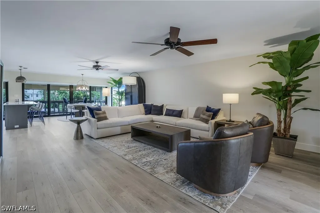 1390 Chesapeake Avenue Naples FL 34102