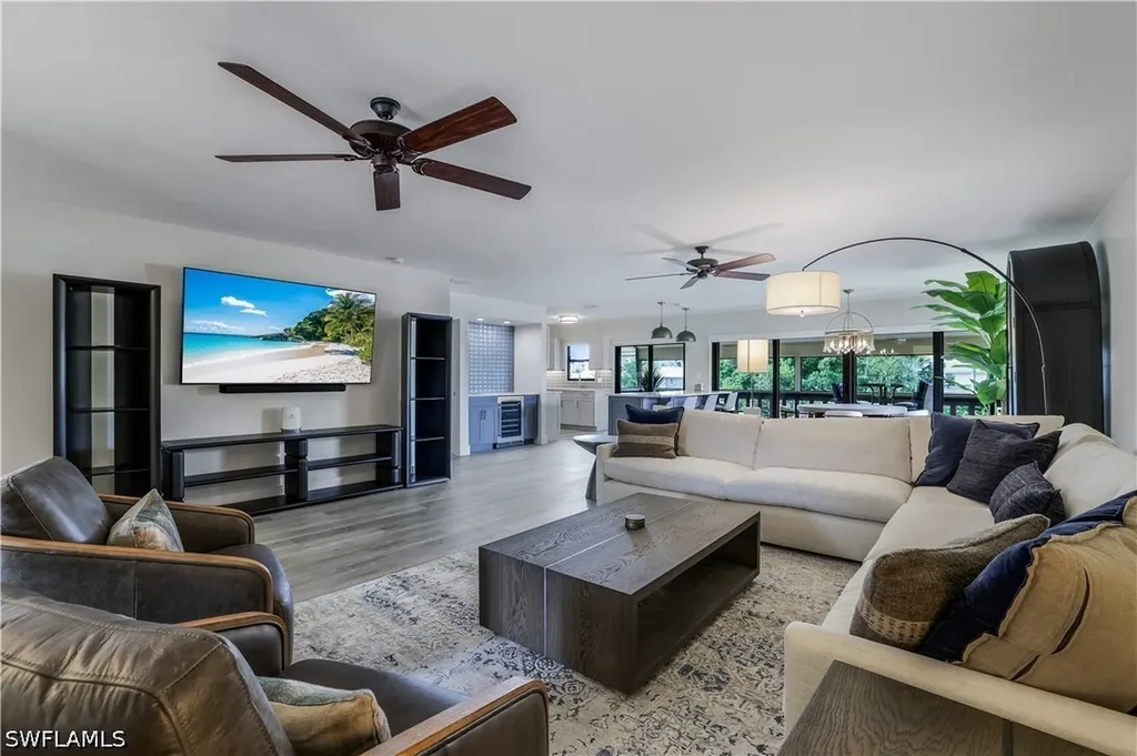 1390 Chesapeake Avenue Naples FL 34102