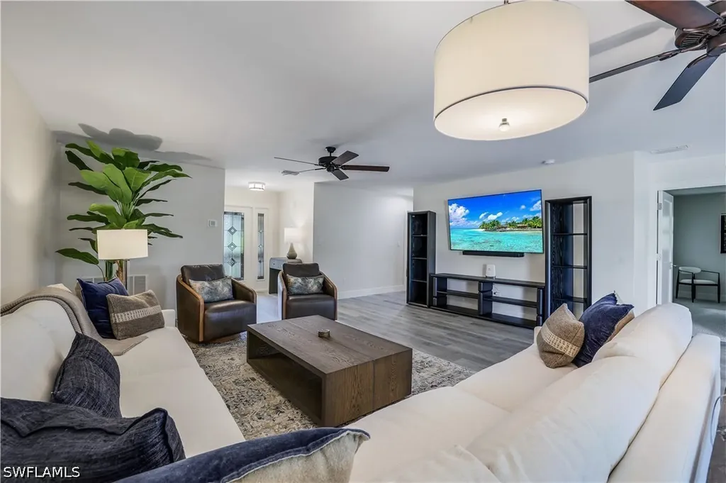 1390 Chesapeake Avenue Naples FL 34102