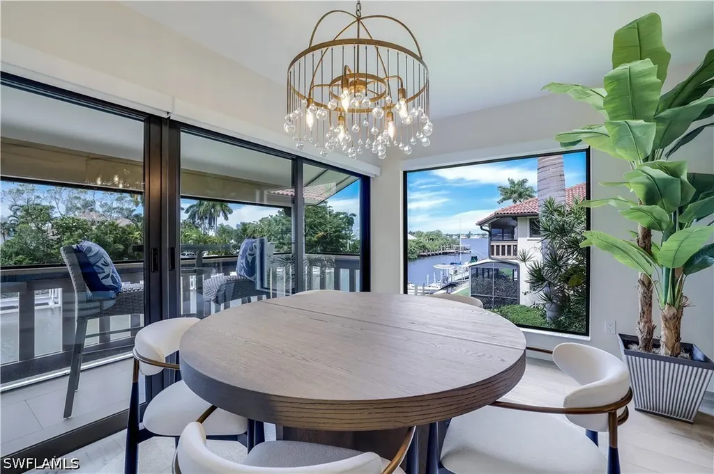 1390 Chesapeake Avenue Naples FL 34102