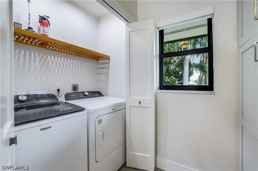 1390 Chesapeake Avenue Naples FL 34102