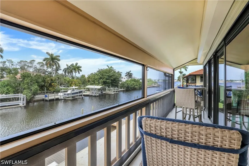 1390 Chesapeake Avenue Naples FL 34102