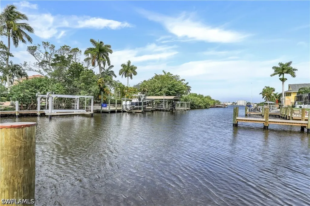 1390 Chesapeake Avenue Naples FL 34102