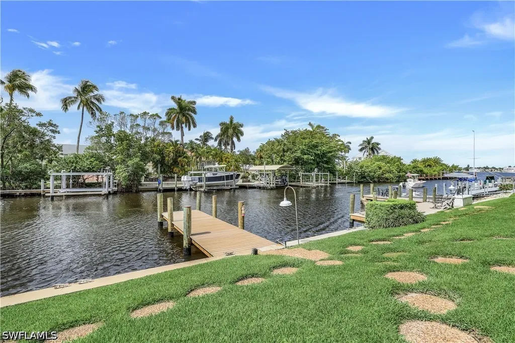 1390 Chesapeake Avenue Naples FL 34102