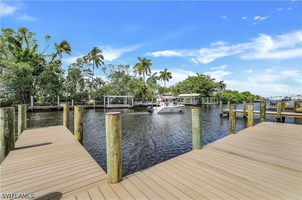 1390 Chesapeake Avenue Naples FL 34102