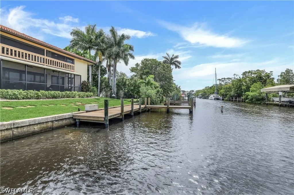 1390 Chesapeake Avenue Naples FL 34102