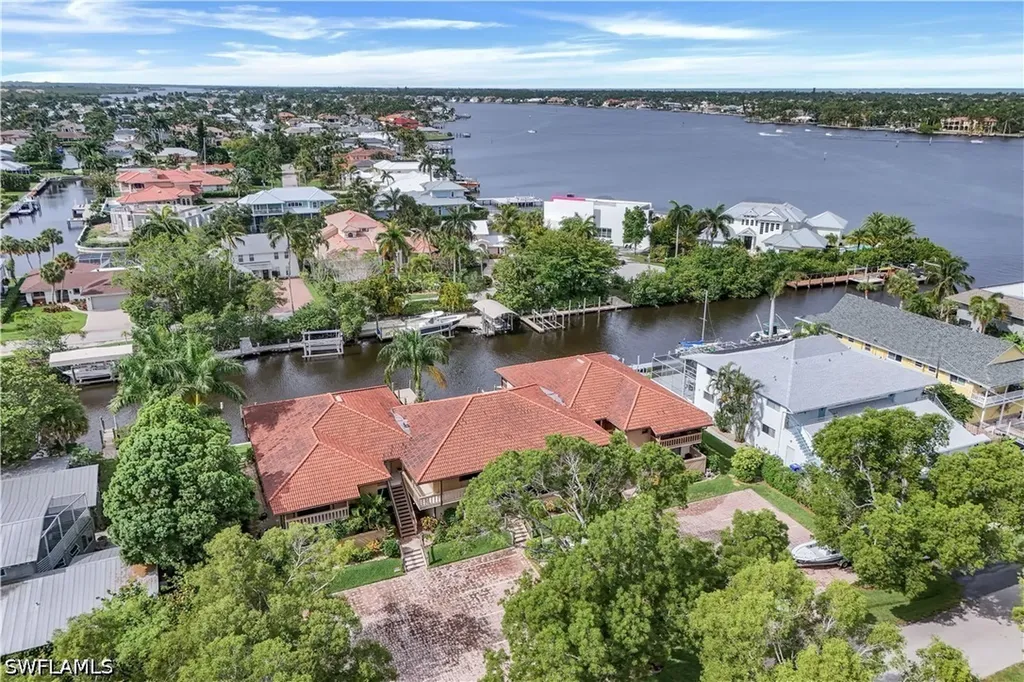 1390 Chesapeake Avenue Naples FL 34102