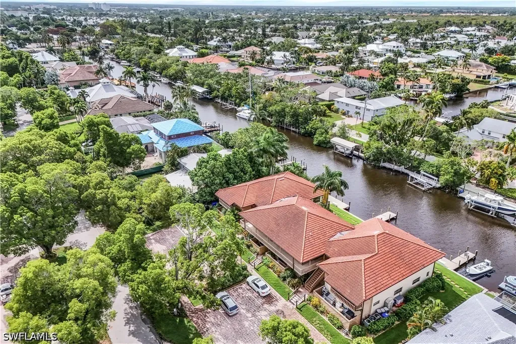 1390 Chesapeake Avenue Naples FL 34102