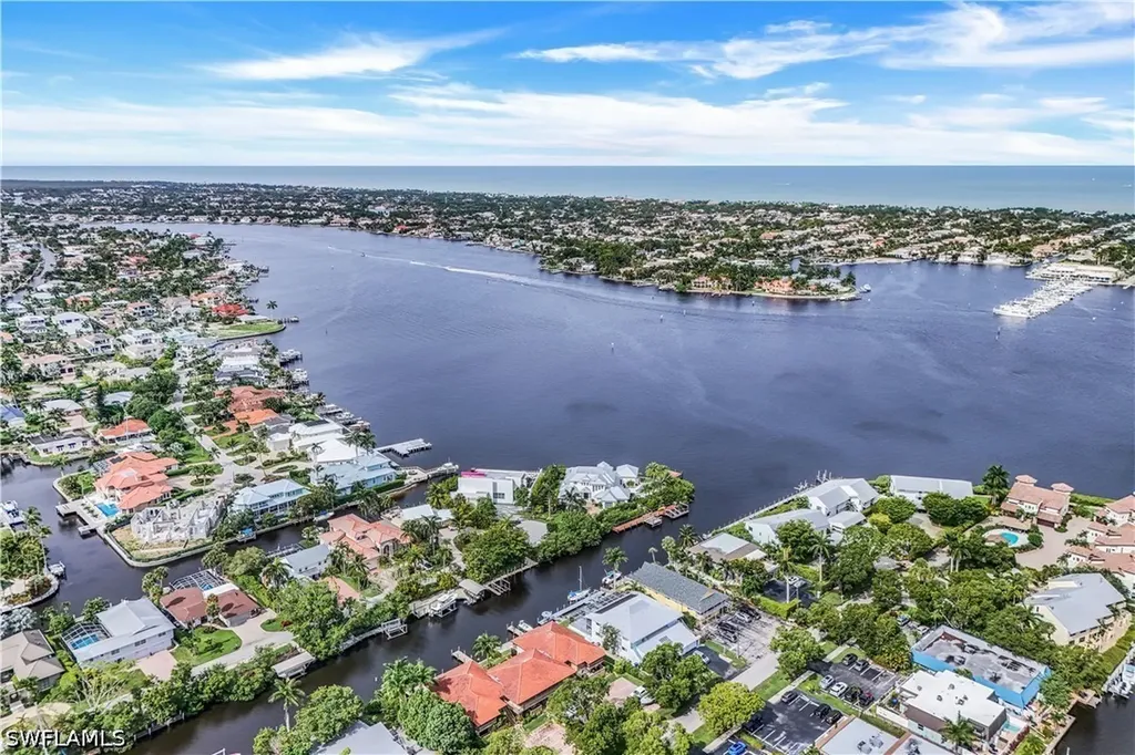 1390 Chesapeake Avenue Naples FL 34102