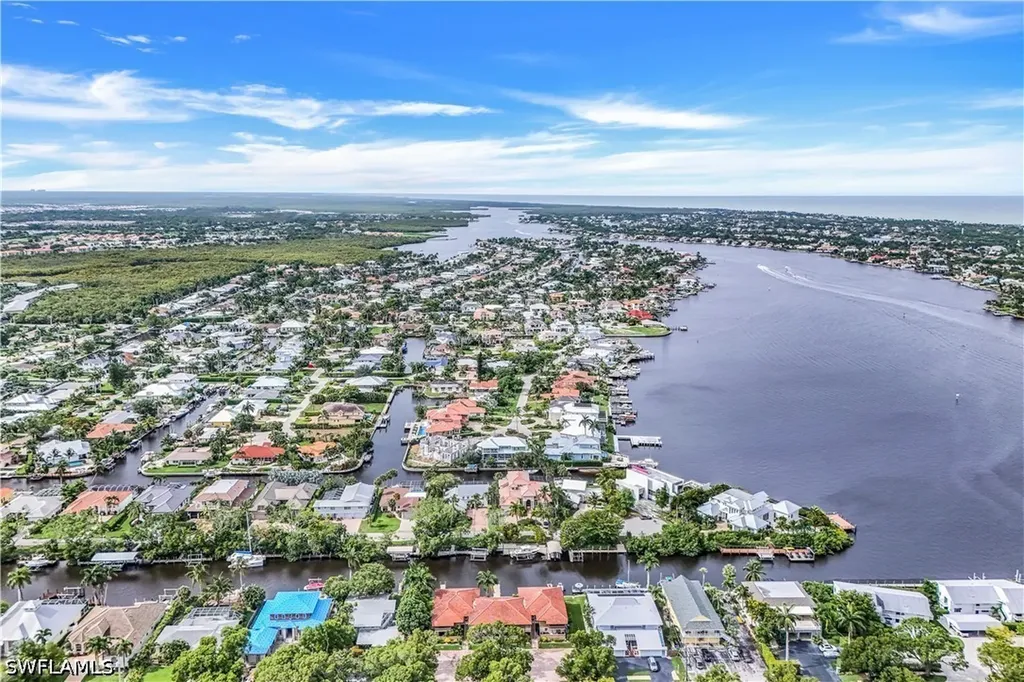 1390 Chesapeake Avenue Naples FL 34102