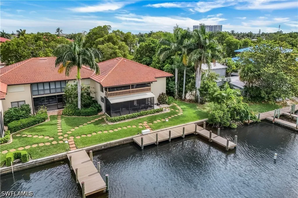 1390 Chesapeake Avenue Naples FL 34102