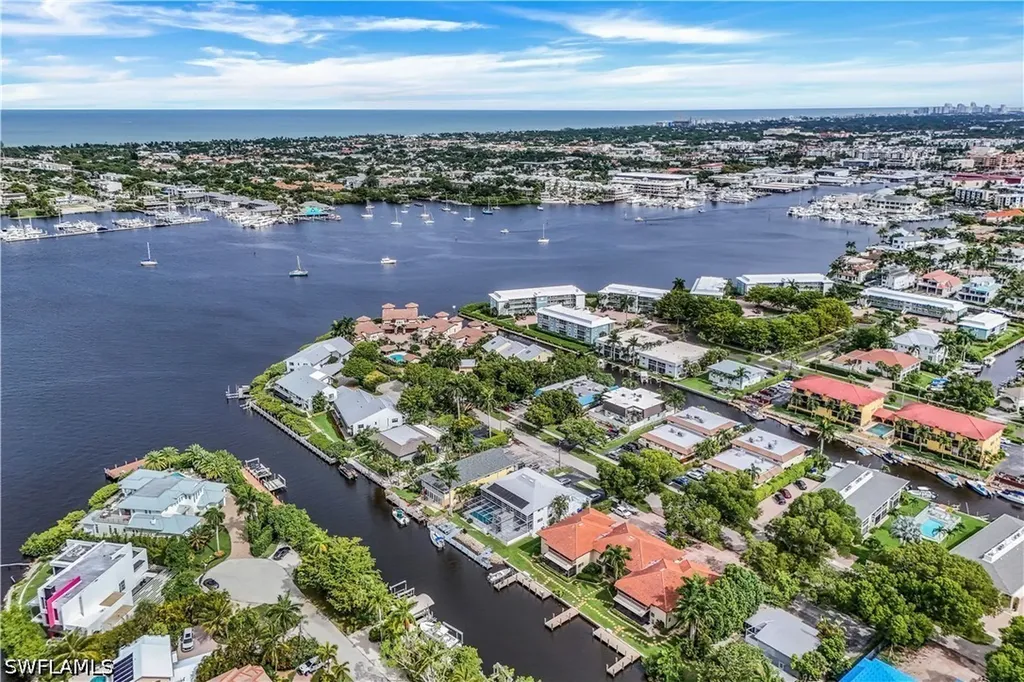 1390 Chesapeake Avenue Naples FL 34102