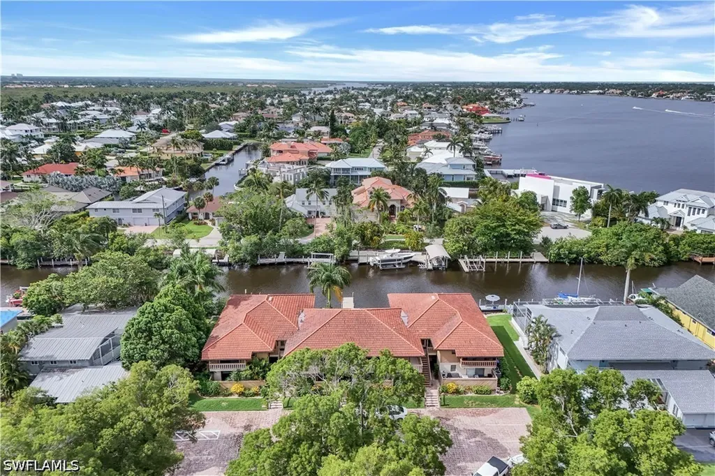1390 Chesapeake Avenue Naples FL 34102