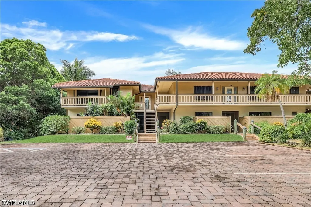 1390 Chesapeake Avenue Naples FL 34102