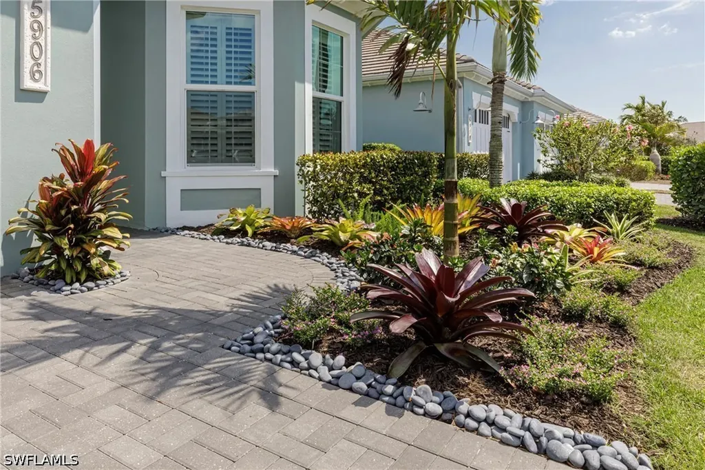 5906 Haiti Drive Naples FL 34113