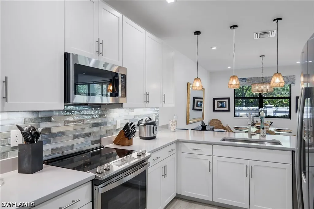 7550 Rockefeller Drive Naples FL 34119