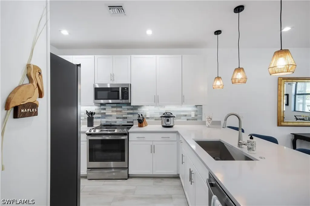 7550 Rockefeller Drive Naples FL 34119