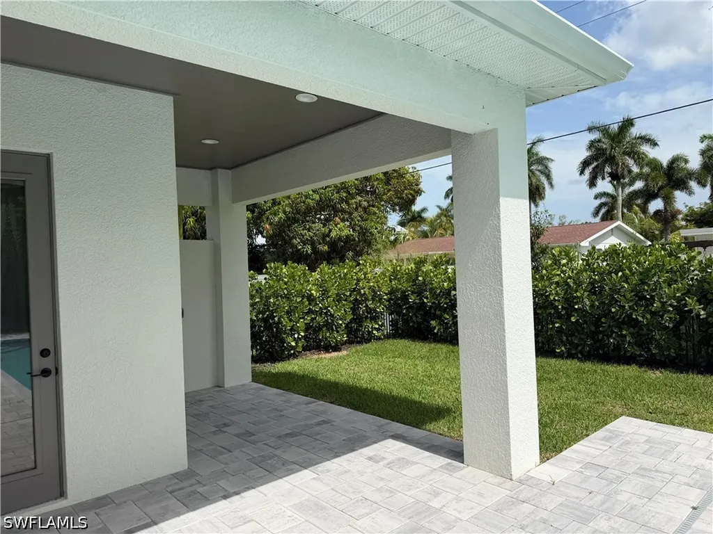 1257 22nd Avenue N Naples FL 34103