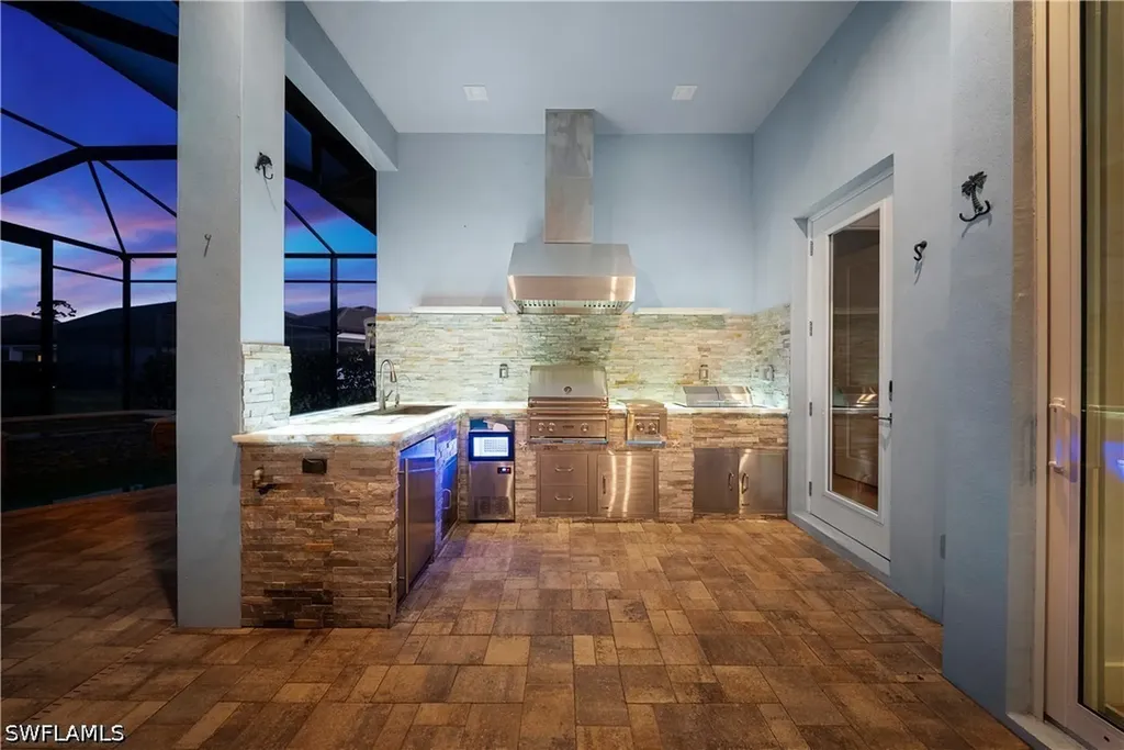 3721 Sapphire Cove Circle Naples FL 34114