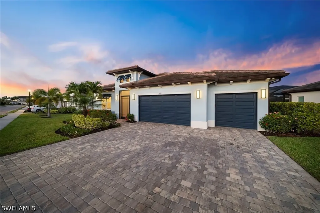 3721 Sapphire Cove Circle Naples FL 34114