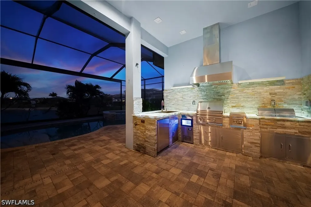 3721 Sapphire Cove Circle Naples FL 34114