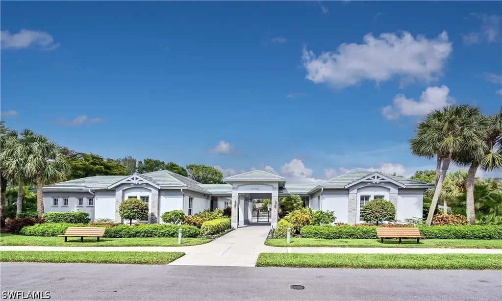 6453 Autumn Woods Boulevard Naples FL 34109