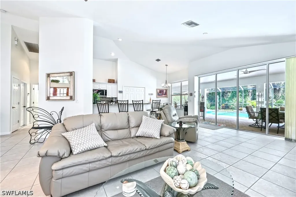 6453 Autumn Woods Boulevard Naples FL 34109