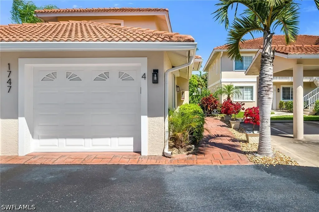 1747 Reuven Circle Naples FL 34112