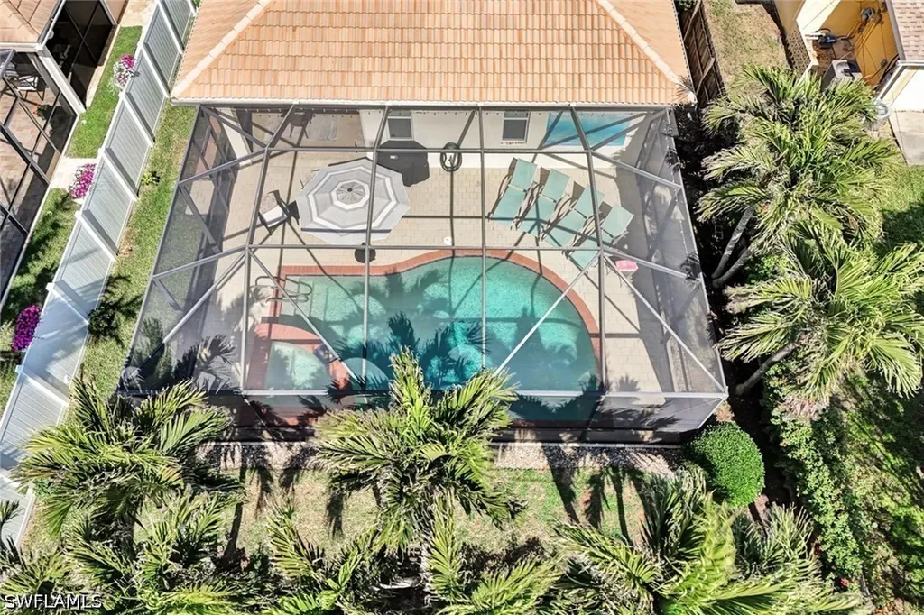 684 98th Avenue N Naples FL 34108