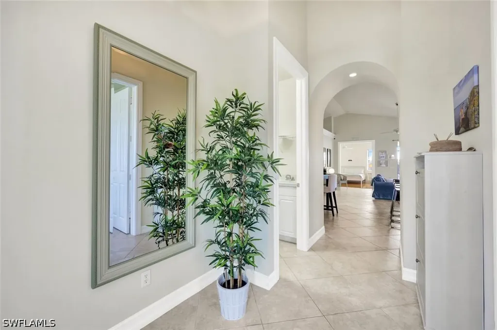 684 98th Avenue N Naples FL 34108