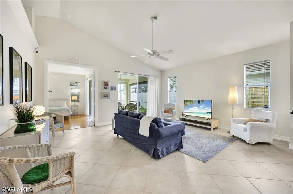 684 98th Avenue N Naples FL 34108