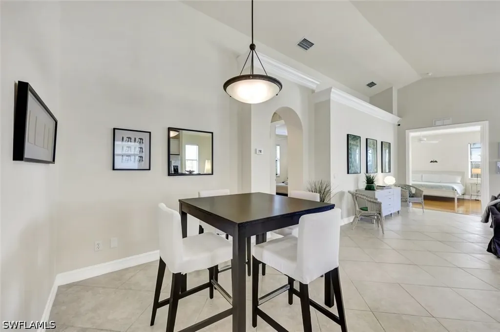 684 98th Avenue N Naples FL 34108