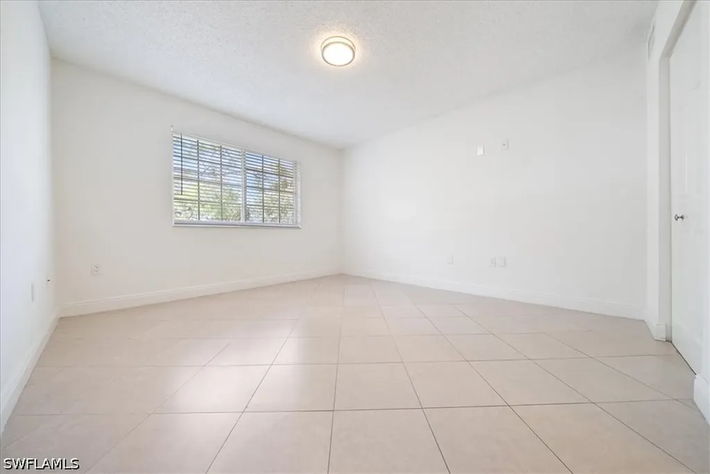 1210 Wildwood Lakes Boulevard Naples FL 34104