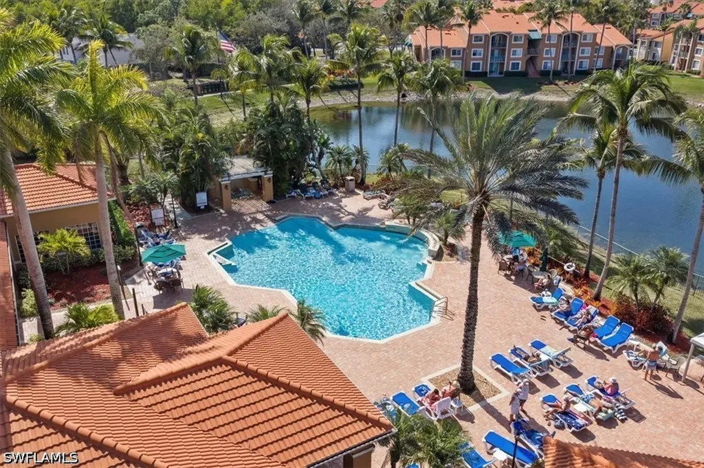 1210 Wildwood Lakes Boulevard Naples FL 34104