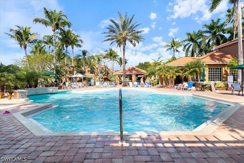 1210 Wildwood Lakes Boulevard Naples FL 34104