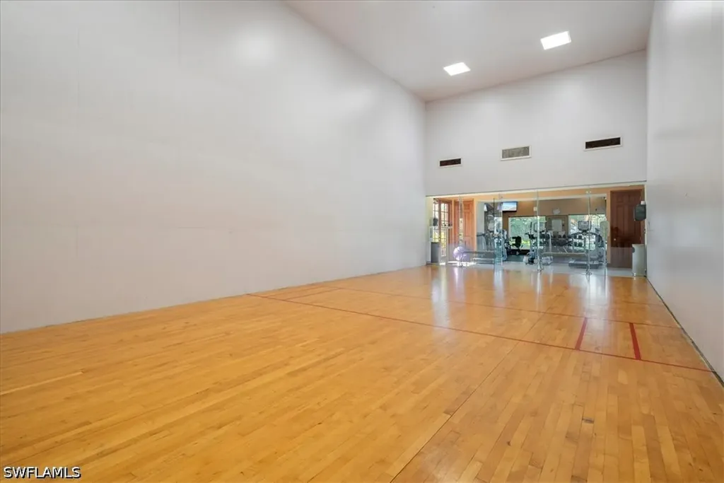 1210 Wildwood Lakes Boulevard Naples FL 34104