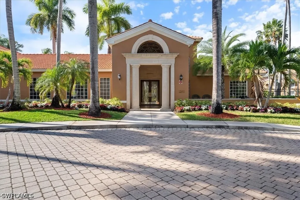 1210 Wildwood Lakes Boulevard Naples FL 34104