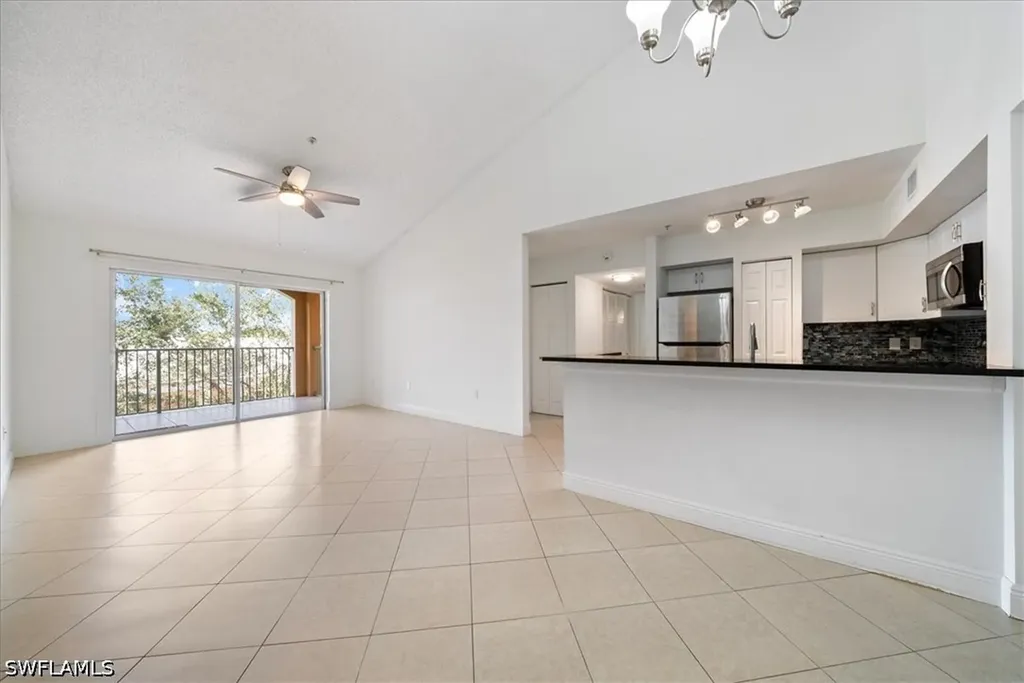 1210 Wildwood Lakes Boulevard Naples FL 34104