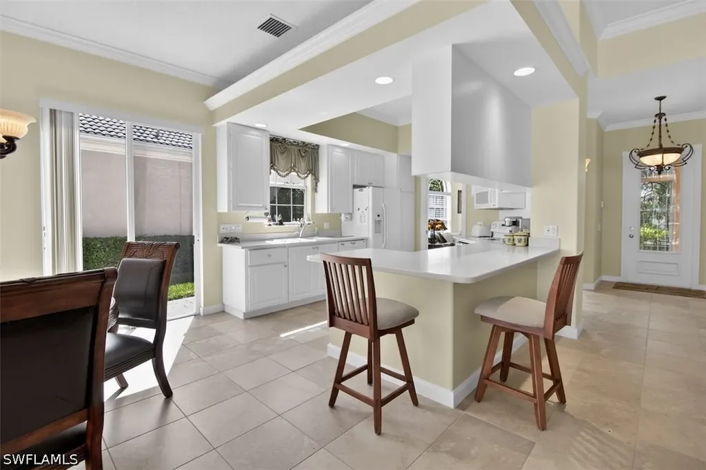7919 Valentina Court Naples FL 34114