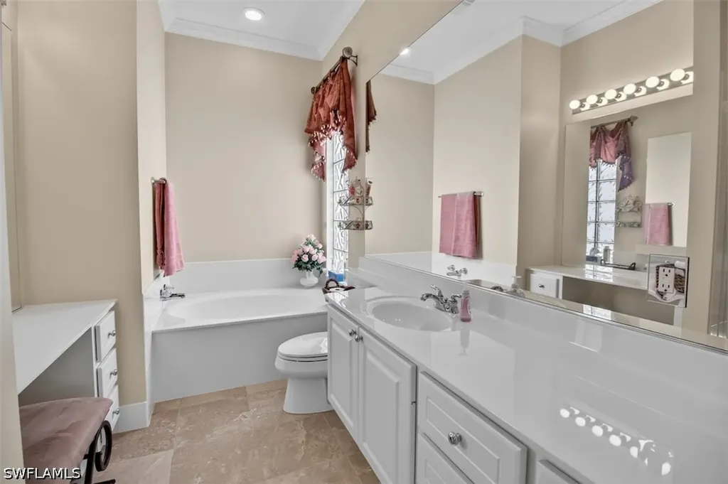 7919 Valentina Court Naples FL 34114
