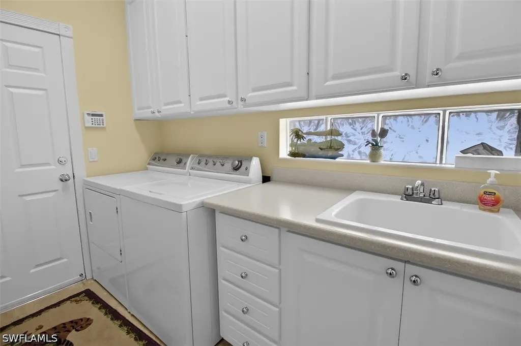 7919 Valentina Court Naples FL 34114
