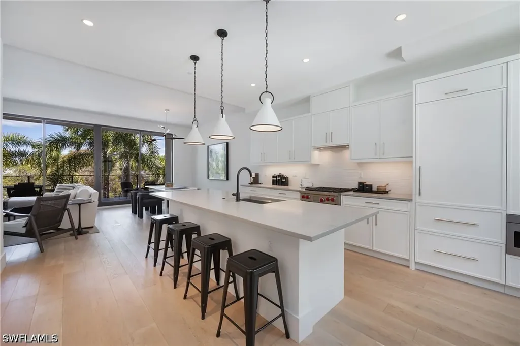850 Central Avenue Naples FL 34102