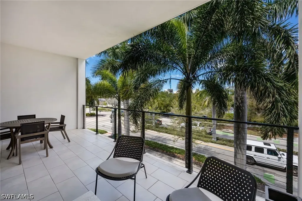 850 Central Avenue Naples FL 34102