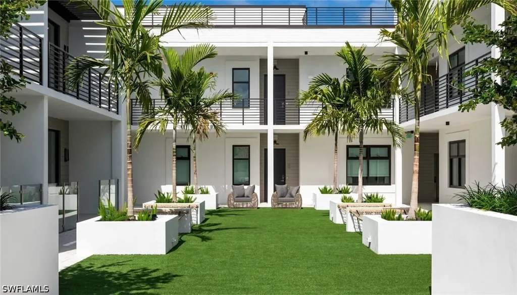 850 Central Avenue Naples FL 34102