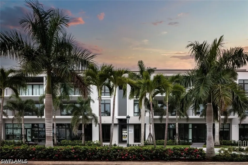 850 Central Avenue Naples FL 34102