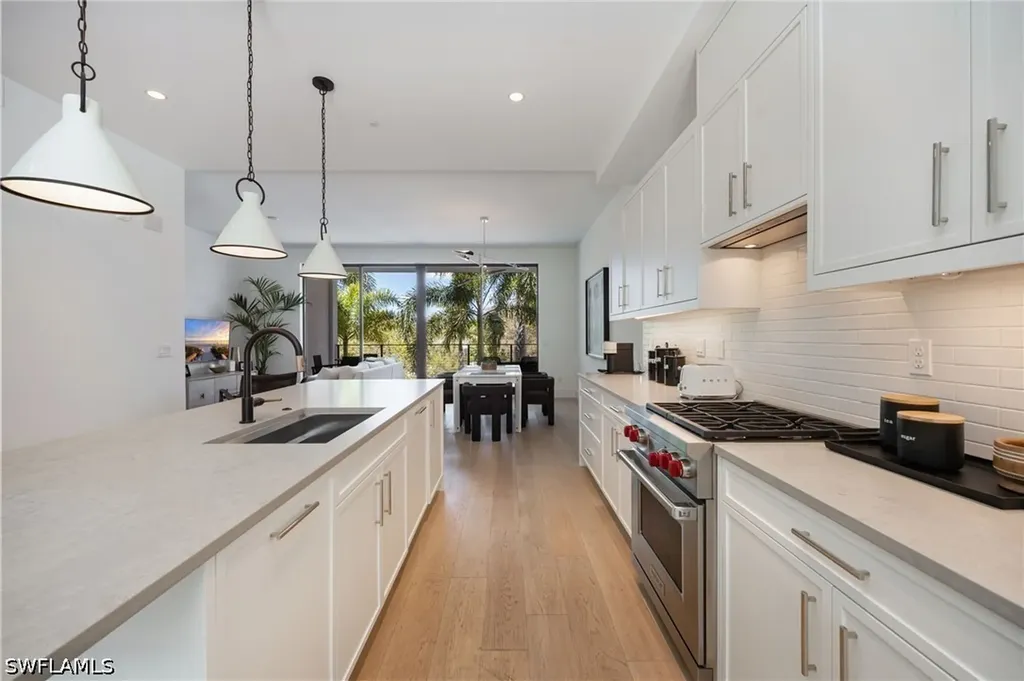 850 Central Avenue Naples FL 34102