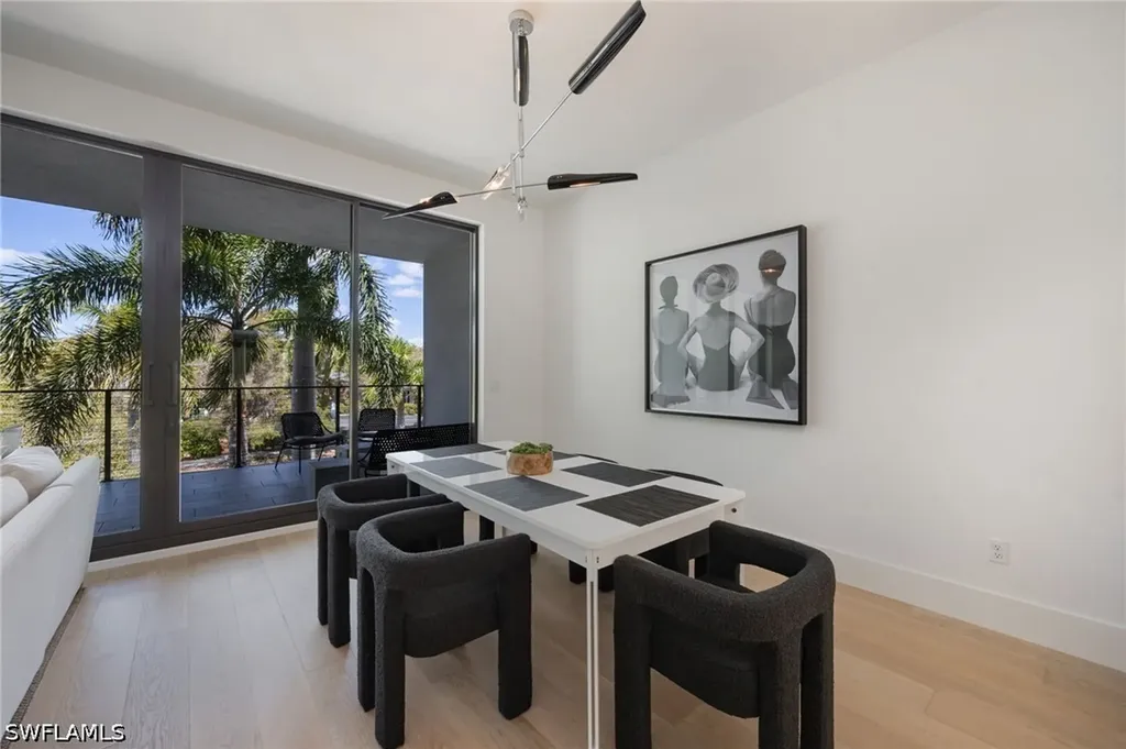 850 Central Avenue Naples FL 34102