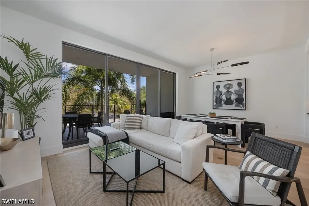 850 Central Avenue Naples FL 34102